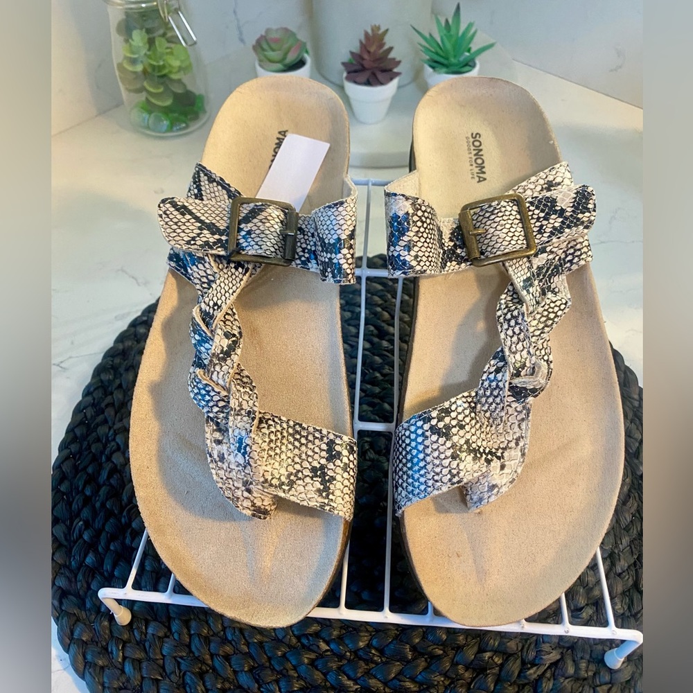 Sonoma Women's Black and Cream Snakeskin Sandals